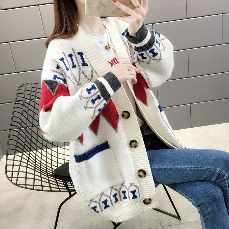 Women'S Fashion Trends Fall 2025 - Pull tricoté à col en V